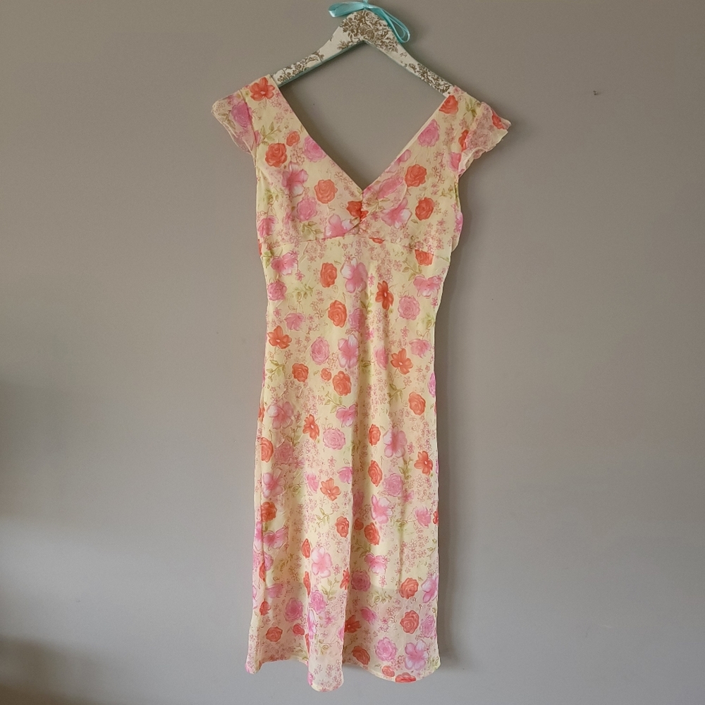 *sold* 90s Vintage Spring Floral Mini Dress - Picture 2 of 15